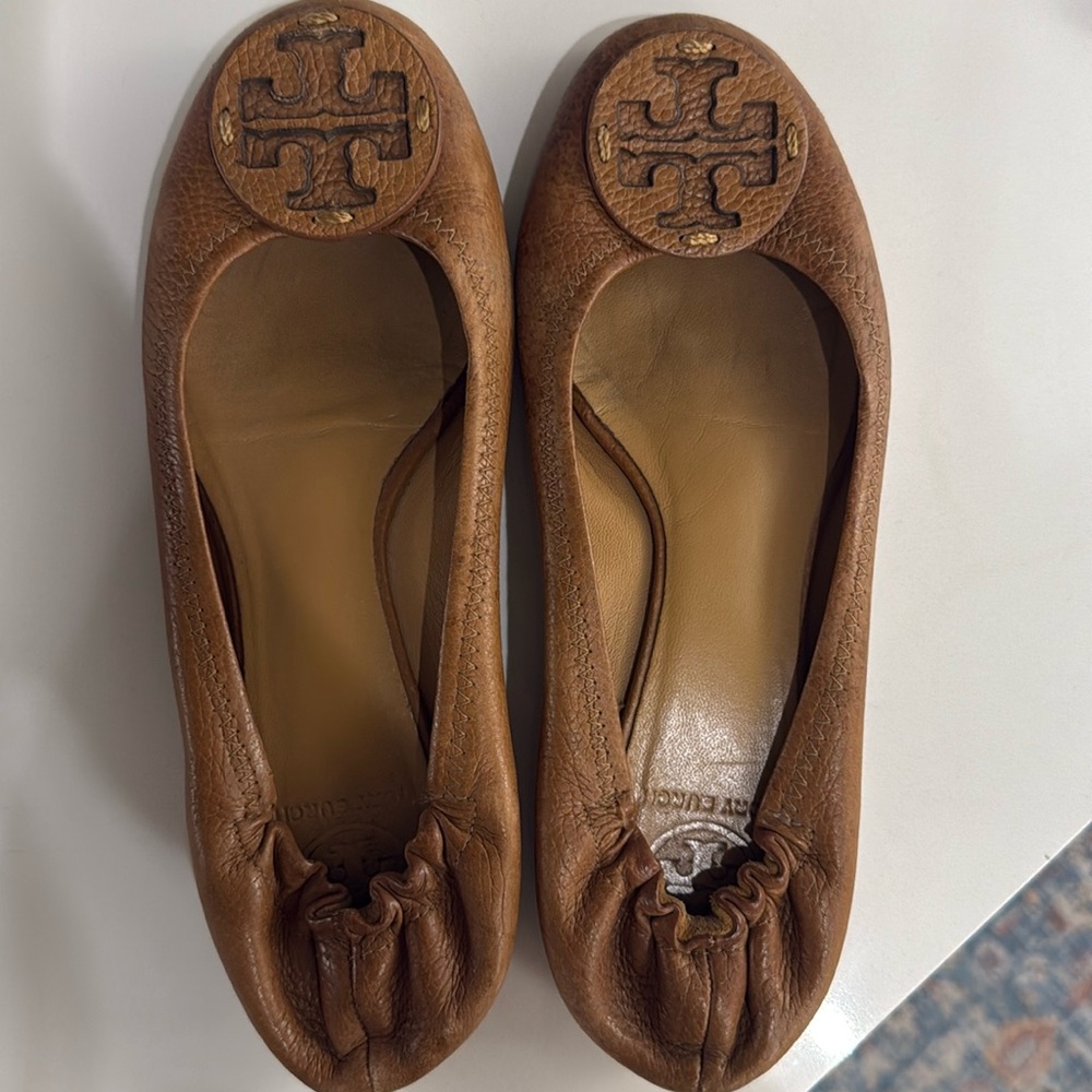 Tan leather Tory Burch flats